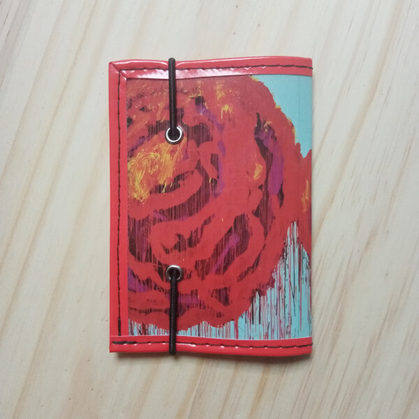porte cartes et porte-carte d'identité recup magazine peinture fleur moderne artisanal original pièce unique